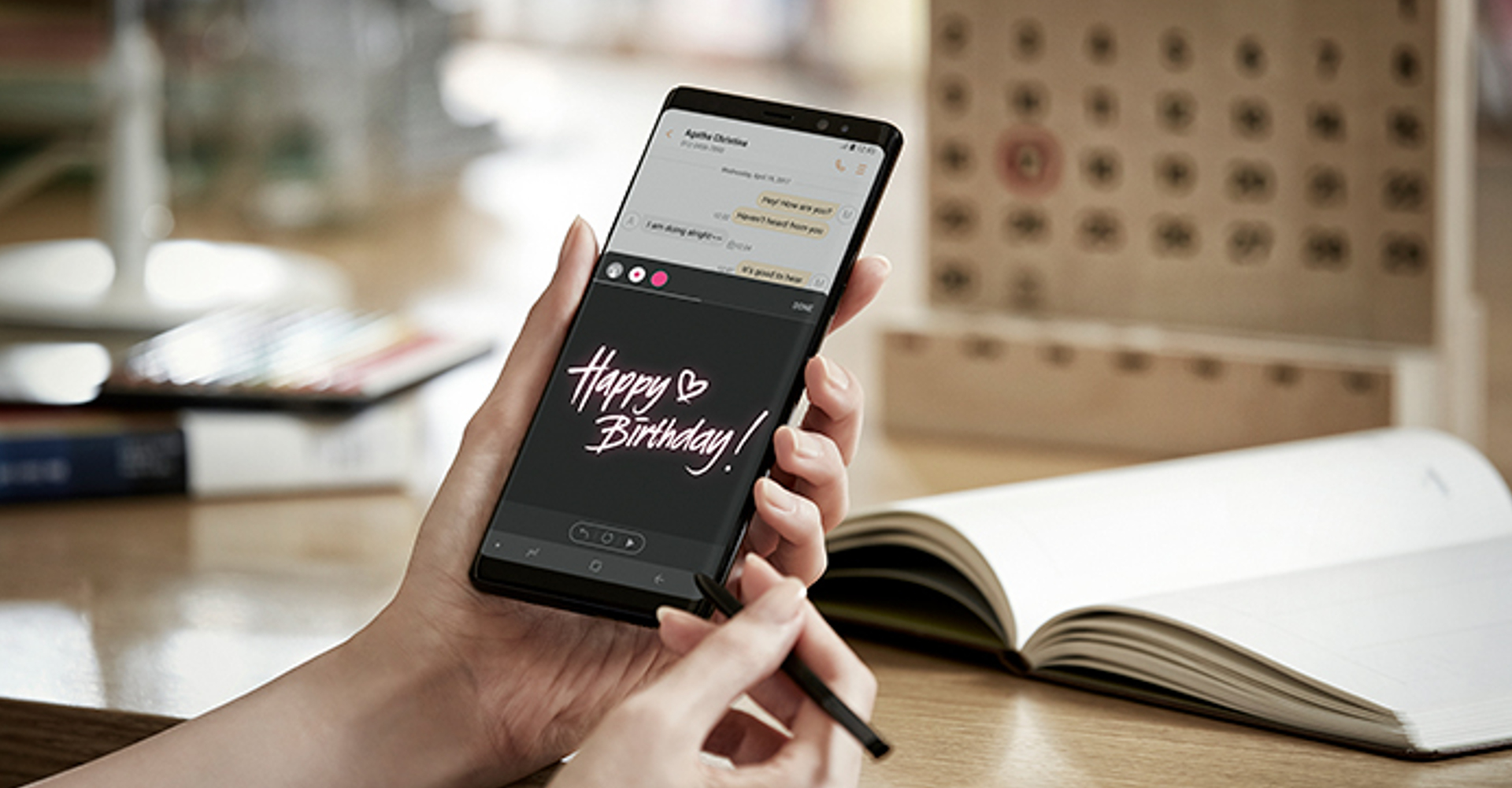 Schreiben mit S-Pen auf dem Galaxy Note 8.