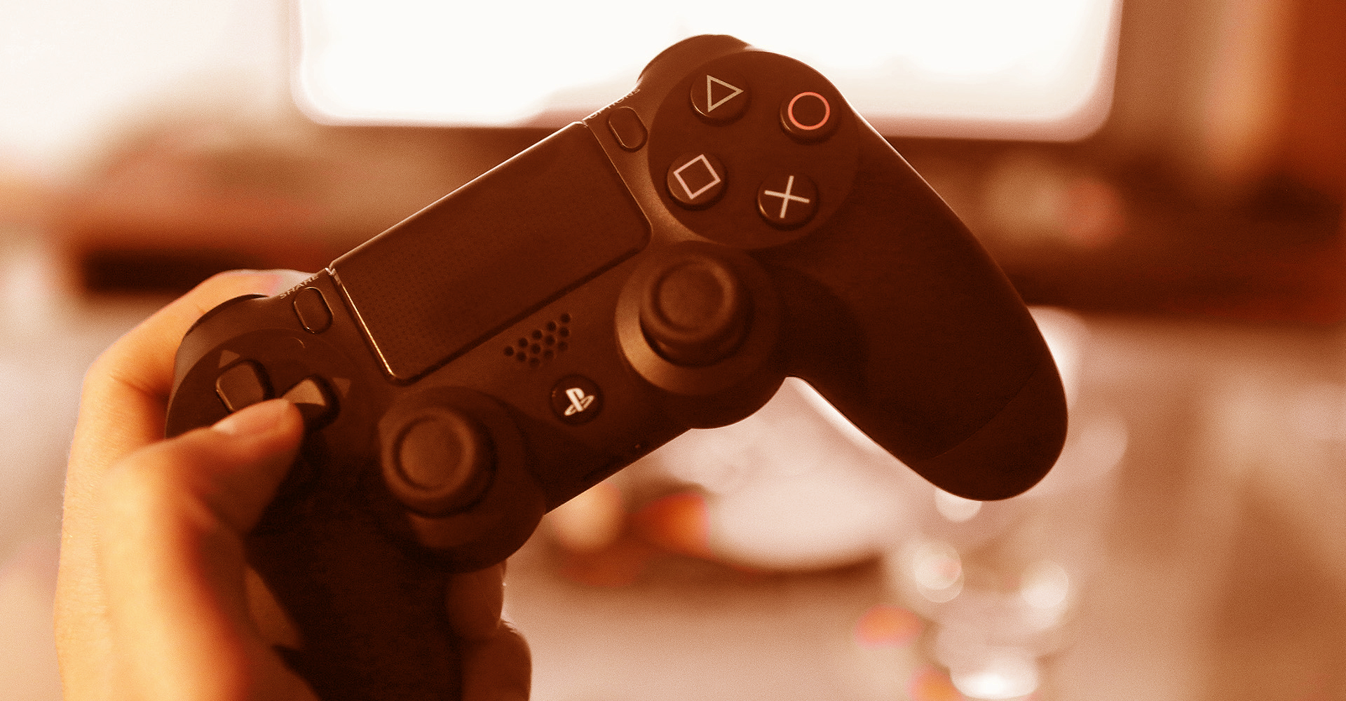 PlayStation 4 zurücksetzen mit dem Controller.