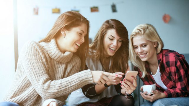 Freundinnen im Café