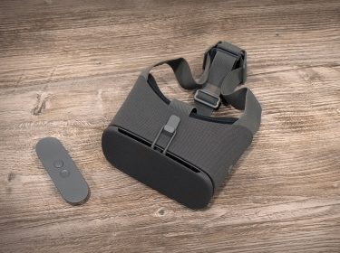 Bild von der neuen Google Daydream View (2017).