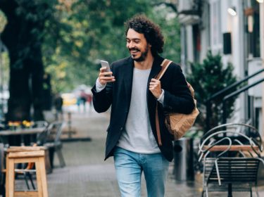 WhatsApp am Smartphone nutzen.