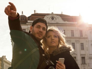 Navigation in der Stadt mit dem Smartphone.