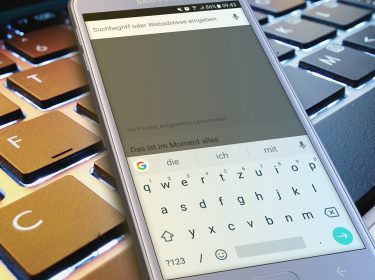 Die Tastatur-App Gboard auf einem Android-Smartphone.