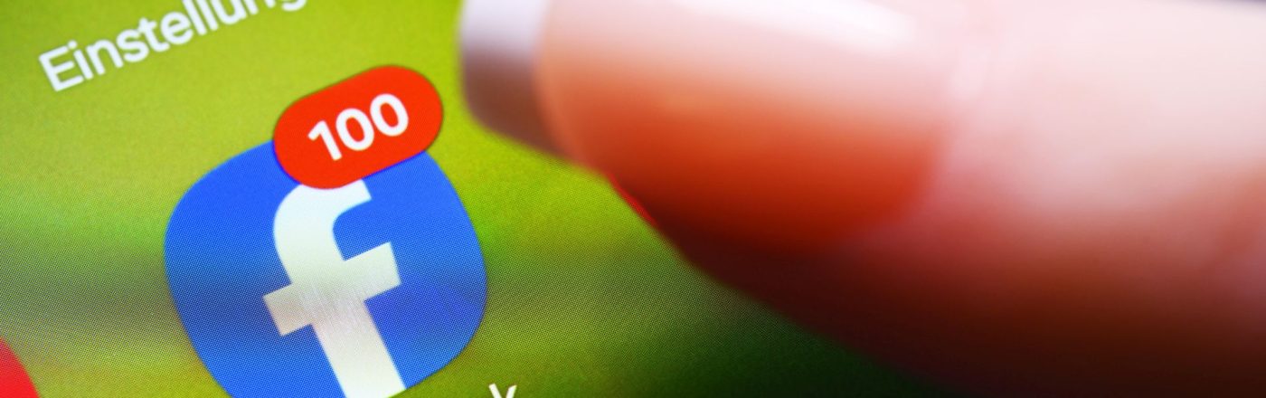 App von Facebook auf einem Smartphone