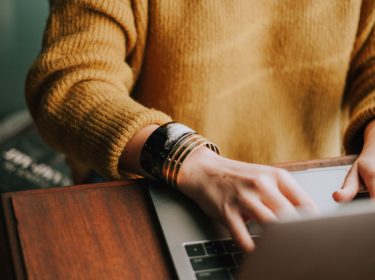 Unter macOS Mojave neue Updates installieren.