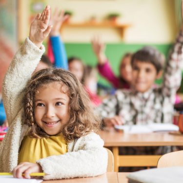 I know the answer teacher! Erstes Smartphone Kinder