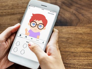 Via Gboard Sticker mit dem eigenen Gesicht erstellen.