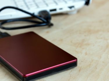 Externe Festplatte an Windows-Laptop angeschlossen.