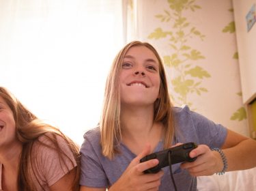 mädels spielen apex legends