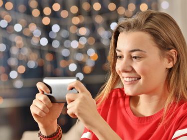 Gamerin streamt Android-Spiel auf Twitch