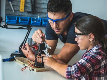 Roboterwettbewerbe für kleine und große Zukunftsmacher