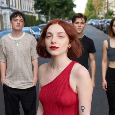 sophie-and-the-giants-header Mit dem Song