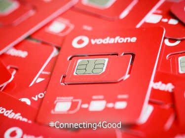 Vodafone halbiert die Größe von SIM-Karten für den Umweltschutz.