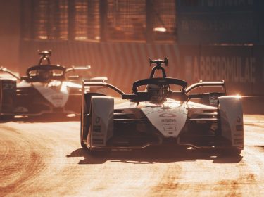 Vodafone-Rennwagen beim Formel-E-Rennen in Diriyah, Saudi-Arabien