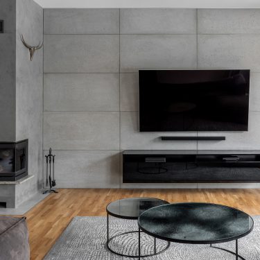 Design-Wohnzimmer-wireless-HDMI Design-Wohnzimmer mit Flach-TV an der Wand