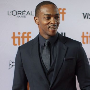 Netflix' Altered Carbon: 2. Staffel mit Marvel-Star Anthony Mackie startet im Februar „Altered Carbon”-Hauptdarsteller Anthony Mackie.