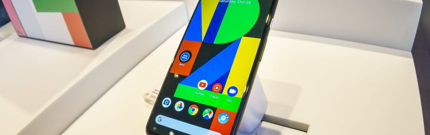 Mehr Akku-Power: Für das Google Pixel 4 soll dieses Feature in Arbeit sein Das Google Pixel 4 in New York ausgestellt.