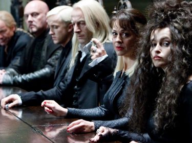 Szene aus Harry Potter mit Tom Felton, Jason Isaacs, Helen McCrory, Helena Bonham Carter