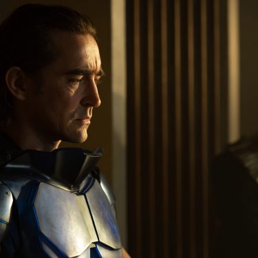 Auf dem Bild in dem Artikel zu den besten Sci-Fi-Serien ist eine Szene aus Foundation zu sehen.