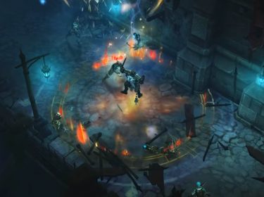 Ein Kreuzritter aus Diablo 3 im Kampf gegen Diener der Hölle