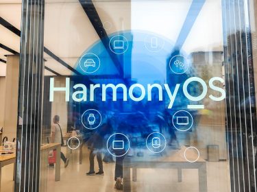 Logo für Harmony OS in einem Huawei-Shop in China