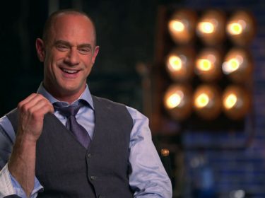 Der Schauspieler Christopher Meloni gibt ein Interview
