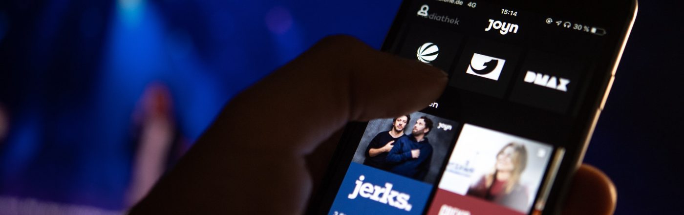 Ein iPhone, auf dem die Joyn-App geöffnet ist