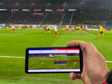 Sky Multiview App beim Fußballspiel