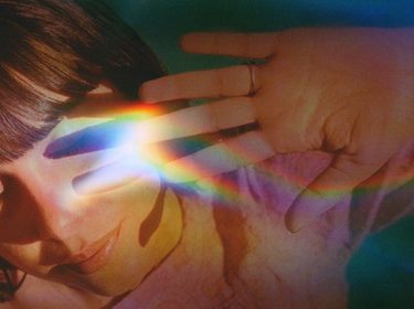 Das Cover des neuen Vodafone-Songs Our Way Home von Flora Fauna