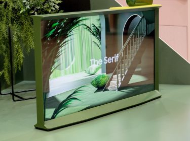 Der Samsung TV der Serif-Serie.