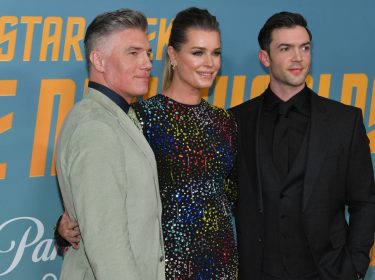 Drei Schauspieler bei der Premiere ihrer Serie