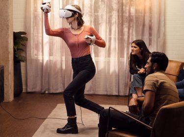 freund:innen spielen die psvr 2