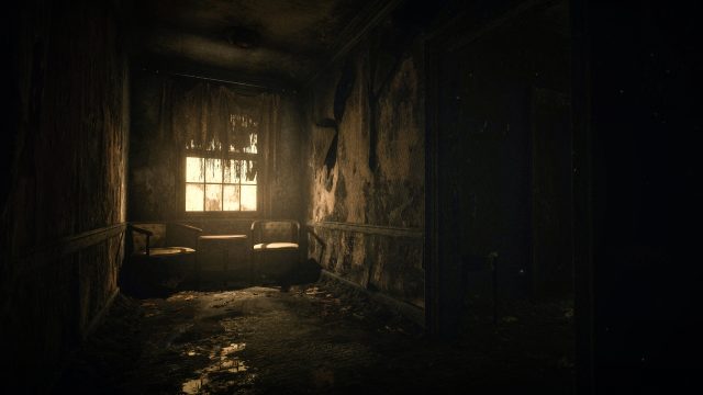 Das düstere Symbolbild zu Spiele wie Resident Evil zeigt einen verfallenen Korridor mit schmutzigen Wänden, schäbigen Sesseln und einem trüben Fenster, durch das fahles Licht dringt. Die Atmosphäre wirkt bedrohlich und beklemmend – typisch für Horror-Survival-Spiele mit starker Spannung und verlassenen Schauplätzen.