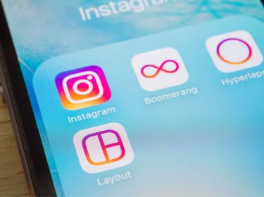 Ein Display eines Android-Handys, das einen geöffneten Ordner zeigt