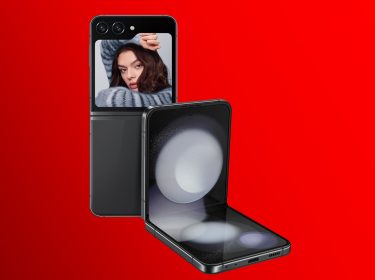 Samsung Galaxy Z Flip5 aufgeklappt und zugeklappt