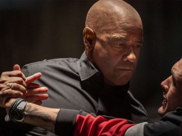 Robert McCall (Denzel Washington) schaltet Marco (Andrea Dodero) aus.