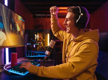 youtuber filmt lets play