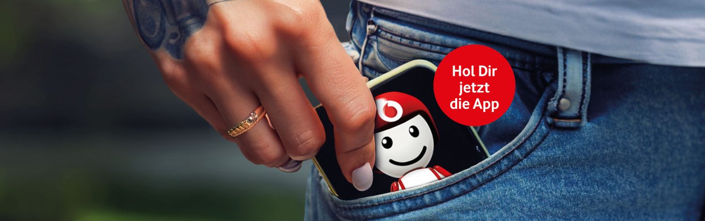 person nutzt sprachasssistent tobi in meinvodafone app