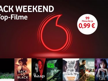 Das Bild zeigt die Black Friday-Weekend-Werbung bei GigaTV. Im Vordergrund sind verschiedene Filmplakate zu sehen, darunter „Die Tribute von Panem: The Ballad of Songbirds & Snakes“ und „Back to Black“. Im Hintergrund hebt sich das leuchtend rote Vodafone-Logo auf dunklem Hintergrund hervor. Ein Angebot bewirbt 99 Filme für je 0,99 €.