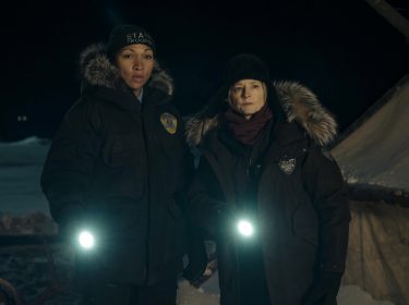 Jodie Forster und Kali Reis als Polizistinnen in True Detective Staffel 4