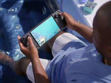 Ein Gamer spielt Dave the Diver auf dem Steam Deck OLED