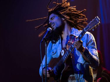 Kingsley Ben-Adir als Bob Marley in 