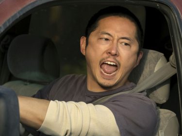 Steven Yeun als Bauunternehmer Danny in 