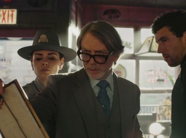 Mila Kunis, Daniel Craig und Josh O’Connor in 