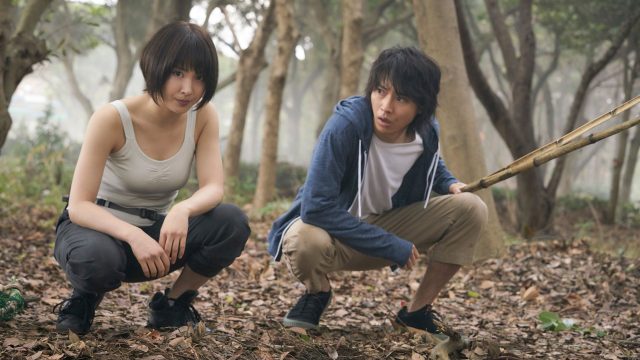 Tao Tsuchiya, Kento Yamazaki in einer Szene von Netflix' "Alice in Borderland"