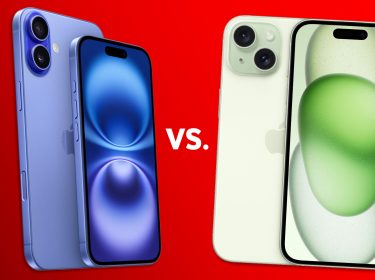 Das iPhone 16 und das iPhone 15 vor rotem Hintergrund