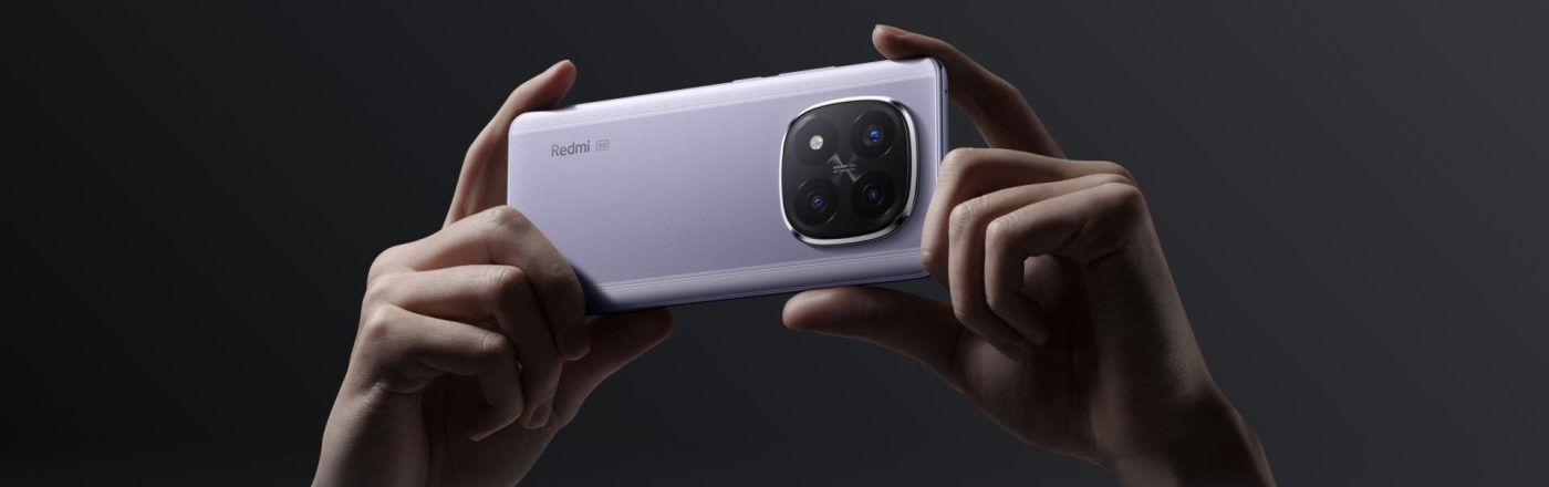 Hand hält das Redmi Note 14 Pro hoch