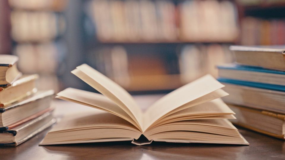 Das Reich der sieben Höfe Richtige Reihenfolge der Bücher