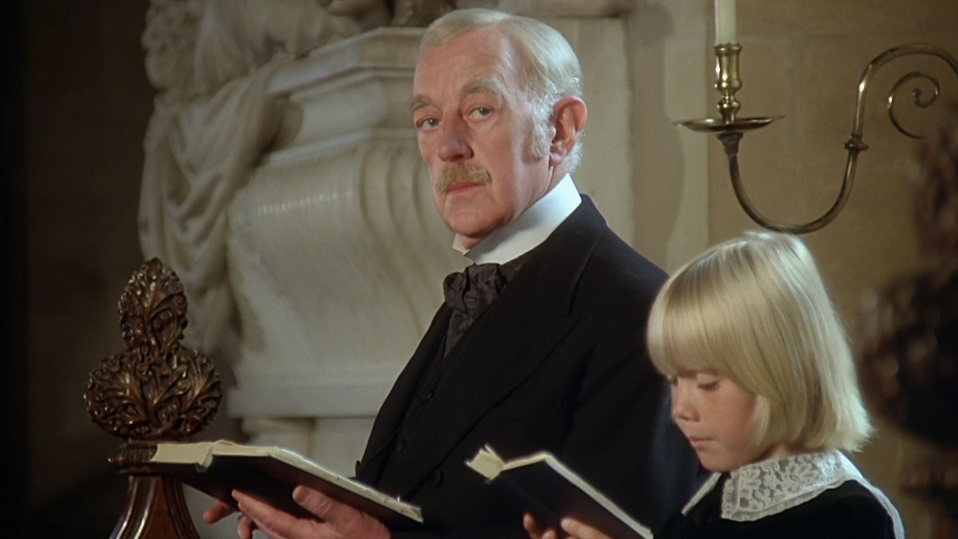 Alec Guinness und Ricky Schroder in einer Szene von "Der kleine Lord".