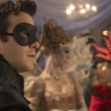 Luke Thompson als Benedict Bridgerton in Staffel 4 von 